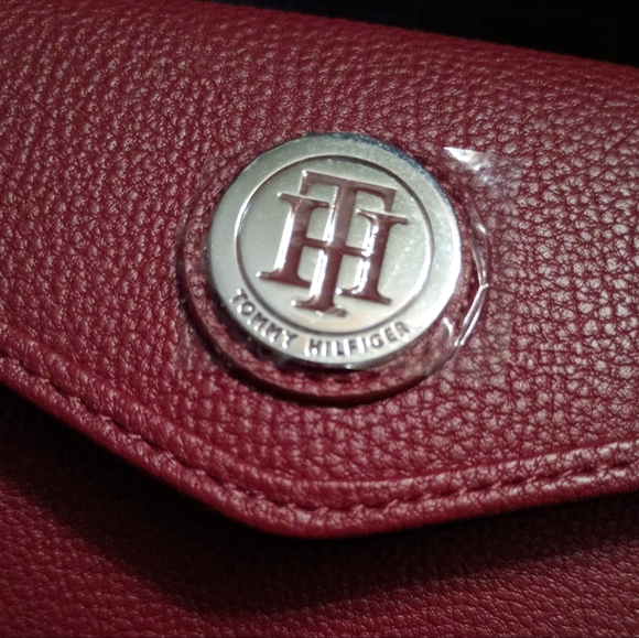 Tommy Hilfiger Wallet - Picture 2 of 5